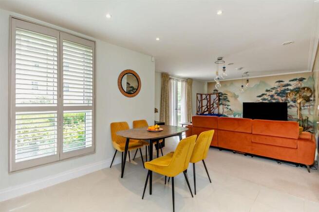8694776-interior03-800.jpg