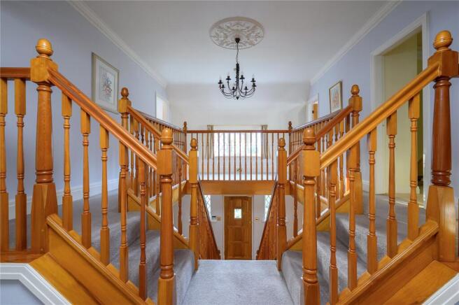 4 bed Detached for sale Image 12