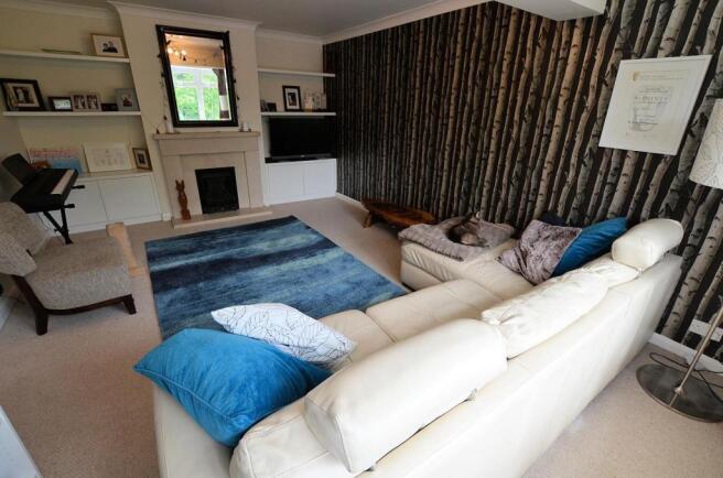 Sitting room 2.jpg