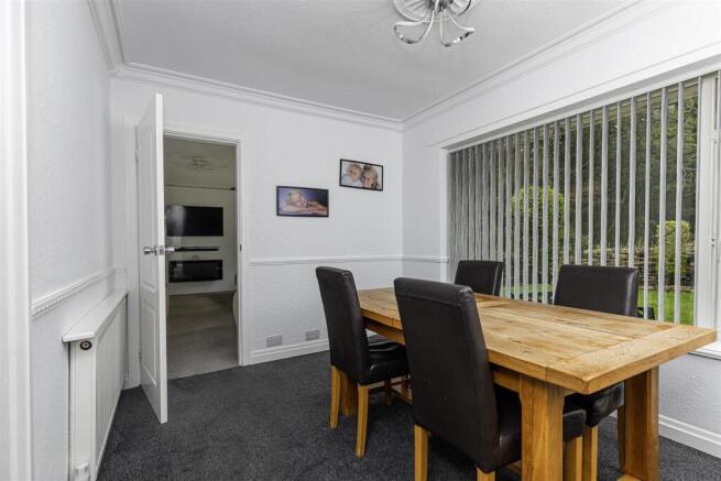 4 bed Detached Bungalow for sale Image 11