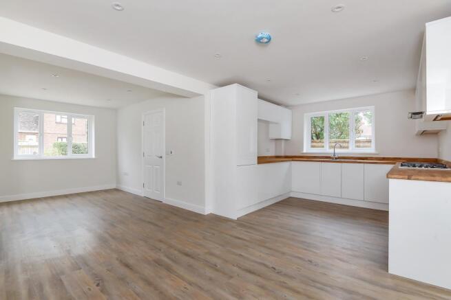 Kitchen / Breakfast Area
