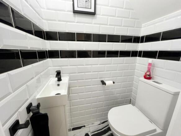 3 bed Semi-Detached for sale Image 5