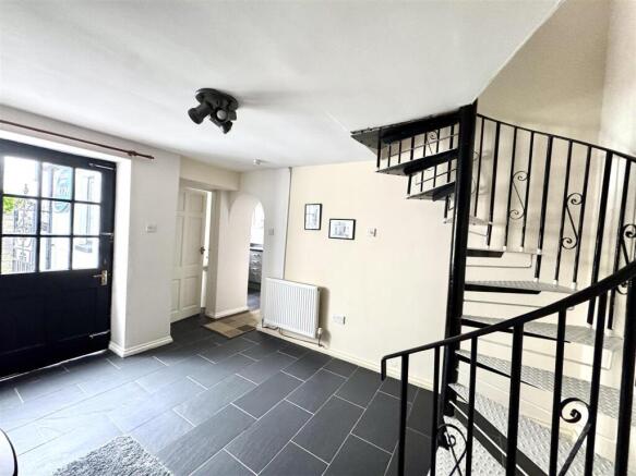 LOUNGE/DINING ROOM