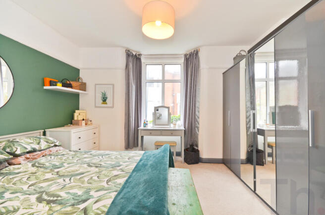 Bedroom 1 (2).JPG