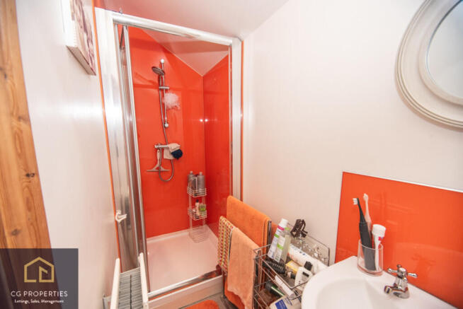 4 bed Cottage for sale Image 8
