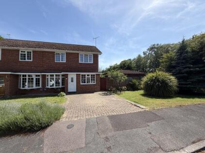 Gloucester Close, Frimley Green