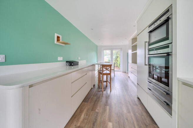 1405657-6-698b0ad...