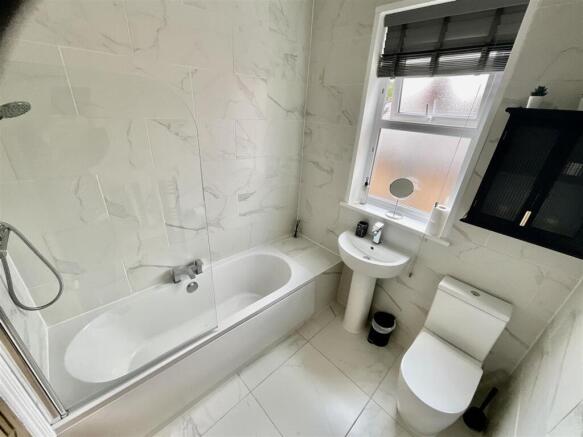 3 bed Semi-Detached for sale Image 10