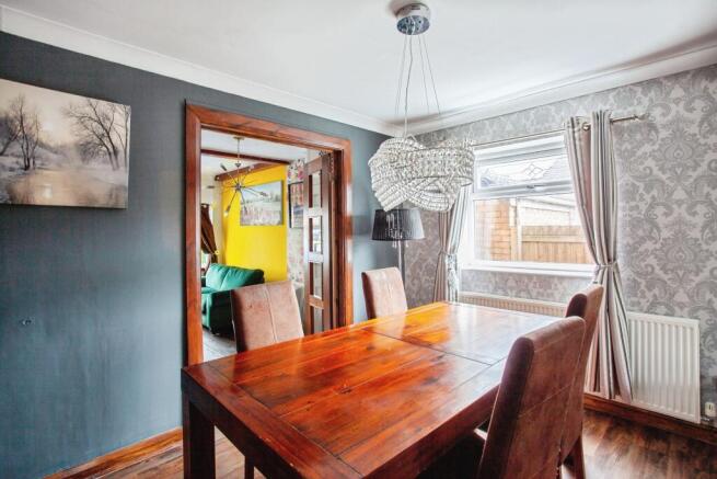 4 bed Detached for sale Image 5