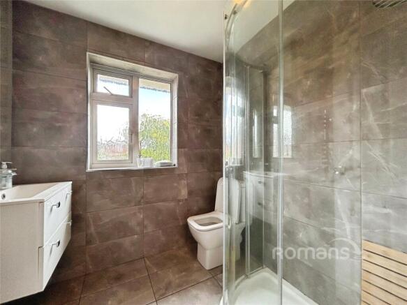 Griffon Close, Farnborough, Hampshire photo 4