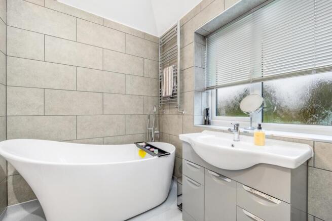 6 Ambleside Drive (Spalding)-26