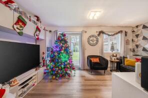 8, White Wood Vale, Frimley, Camberley GU16 9AH