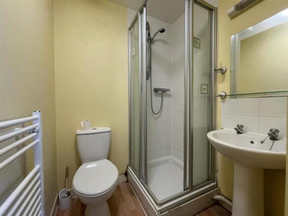 En-Suite Shower: