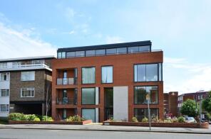 Flat 14, 66 Trafalgar House, Worple Road, London SW19 4BP
