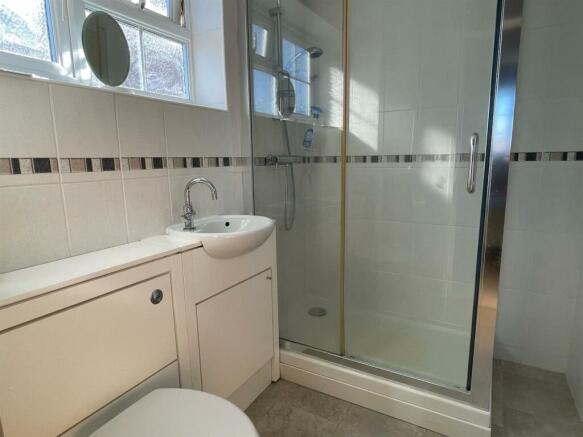 Bathroom,..jpg