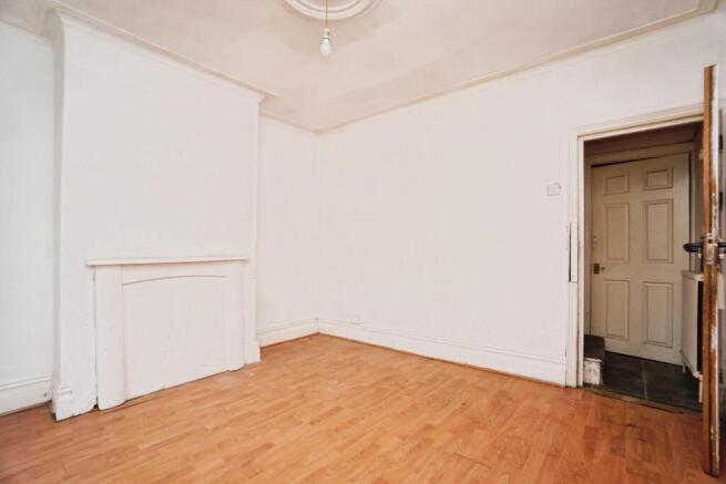 3 bed Terraced for sale Image 6