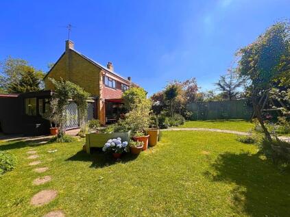 Scotts Farm Road, Ewell