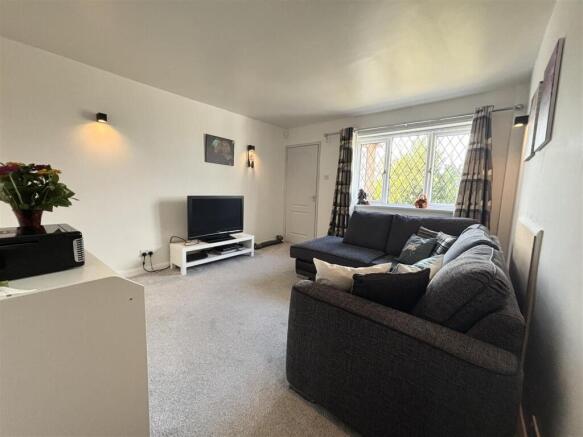 2 bed Semi-Detached for sale Image 7