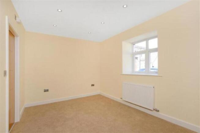 2 bed House to rent Image 6