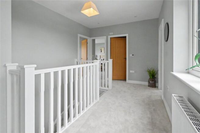 5 bed House for sale Image 12