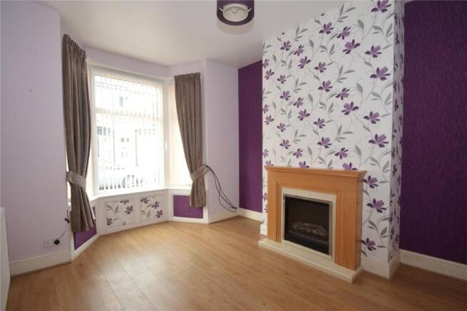 2 bed Terraced to rent Image 4
