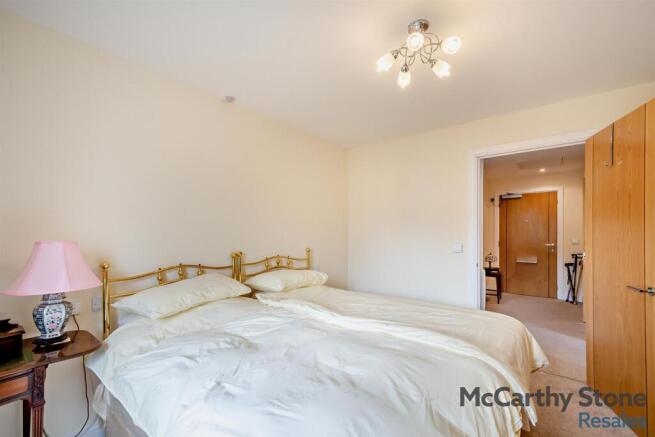 2 bed Apartment for sale Image 8