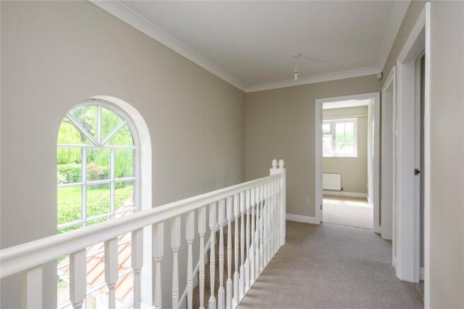 4 bed Detached for sale Image 11