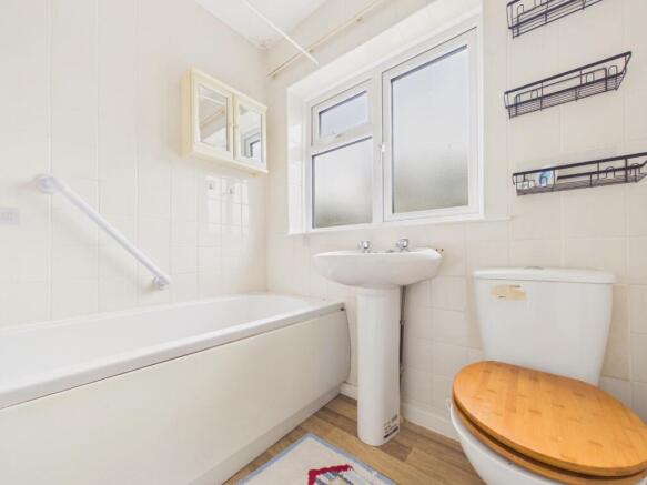 3 bed Terraced for sale Image 5