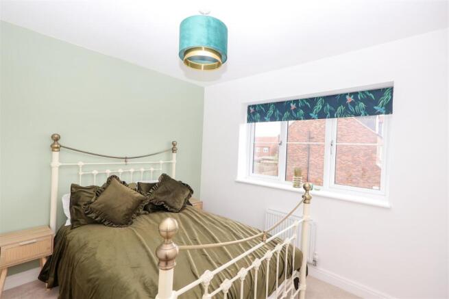 4 bed Semi-Detached for sale Image 6