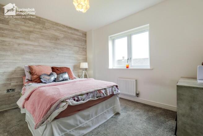 4 bed Semi-Detached for sale Image 11