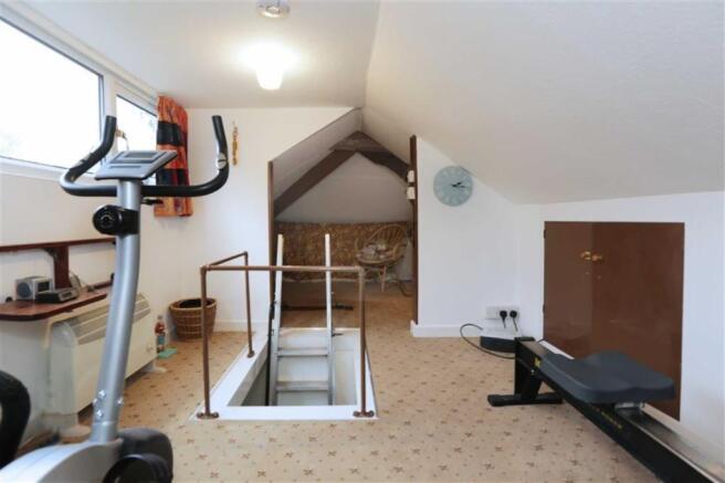 LOFT ROOM