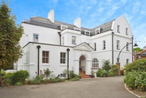 Flat 13, Snaresbrook House, Woodford Road, South Woodford, London E18 2UB