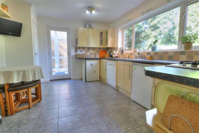 Kitchen: