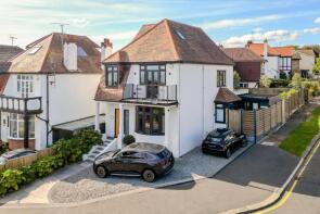 11, The Drive, Westcliff-on-sea SS0 8PL
