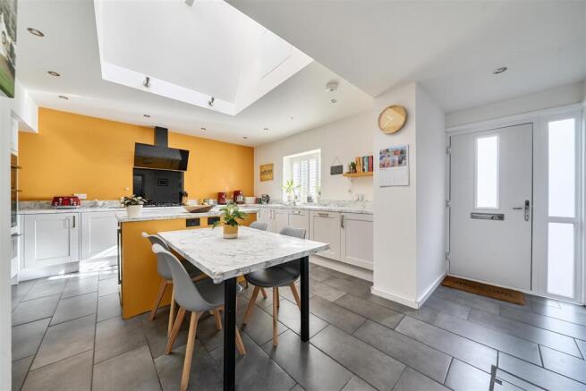 Kitchen / Breakfast Room