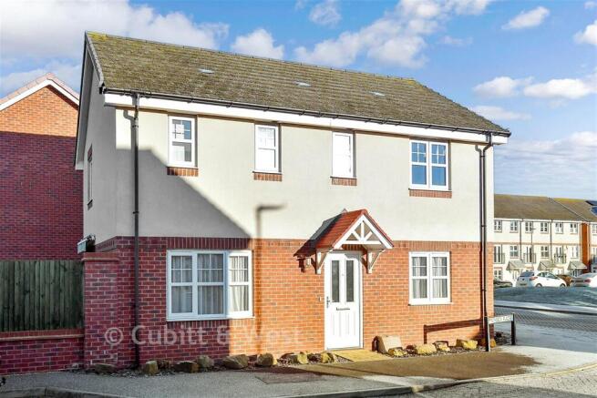 Matheson Place, Littlehampton, West Sussex photo 2