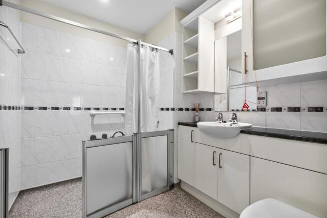 2 bed Apartment for sale Image 7
