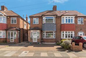 31, Amberley Road, Enfield EN1 2QY