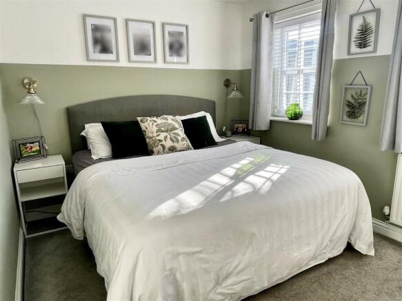 Bedroom 1.jpg