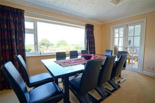 4 bed Semi-Detached for sale Image 8