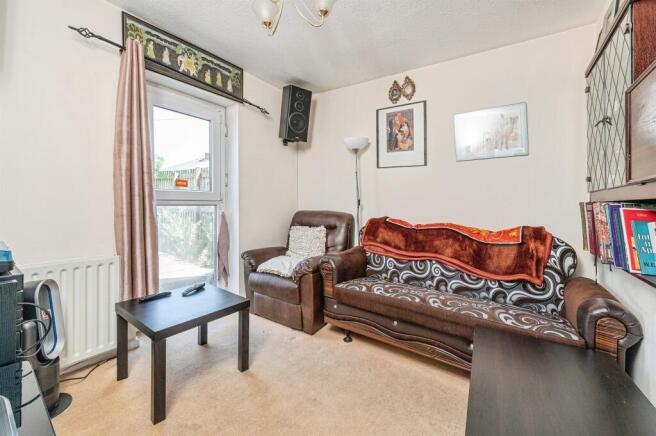 4 bed Semi-Detached for sale Image 8