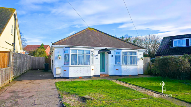 2-bed detached on Abbey Crescent, Thorpe-le-Soken, £325,000