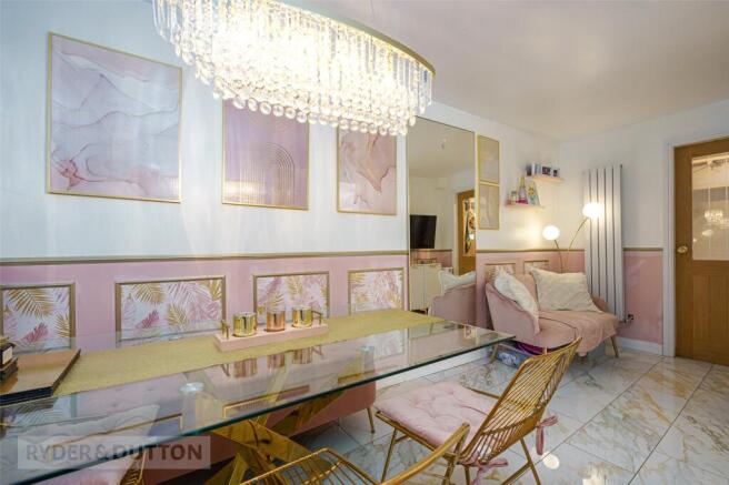 4 bed Semi-Detached for sale Image 11