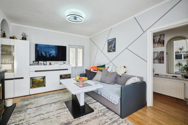 House in Sandwell, West Midlands - More