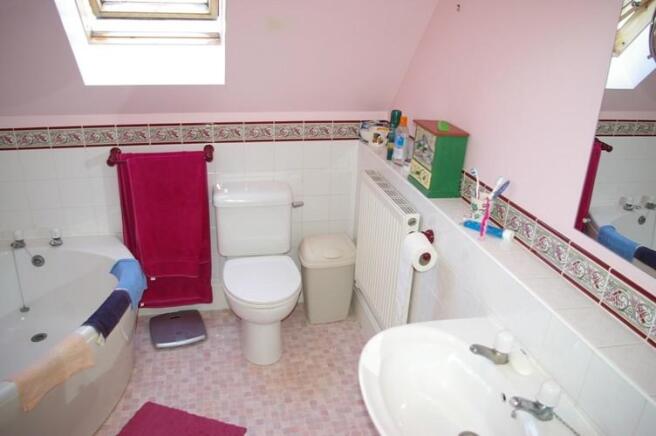 LARGE EN SUITE