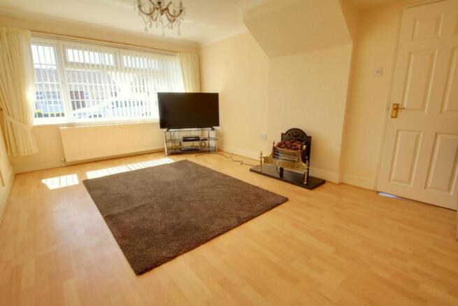 LIVING ROOM: