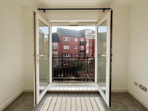 1 bed Apartment to rent Image 11