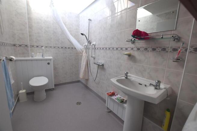 Bathroom.JPG