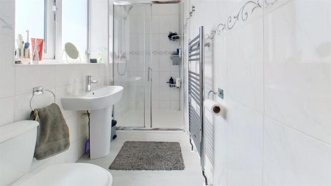 10-Bradley-Road-Bathroom.jpg