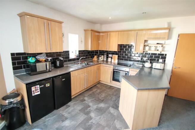 Lounge diner kitchen